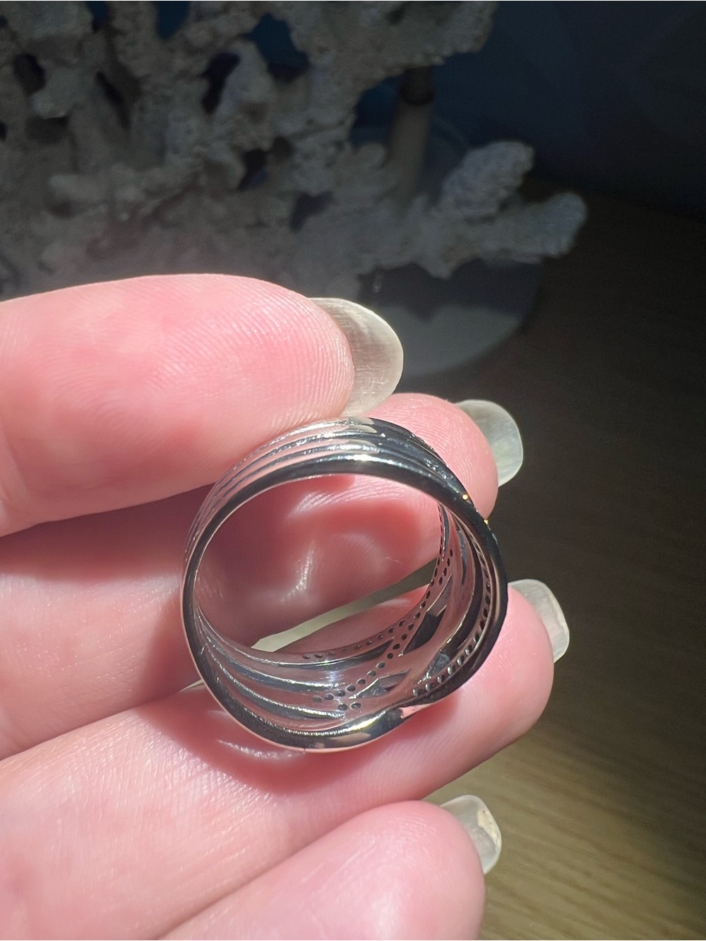 Multi-Band Crossover Ring – Size 8 - Picture 15 of 17
